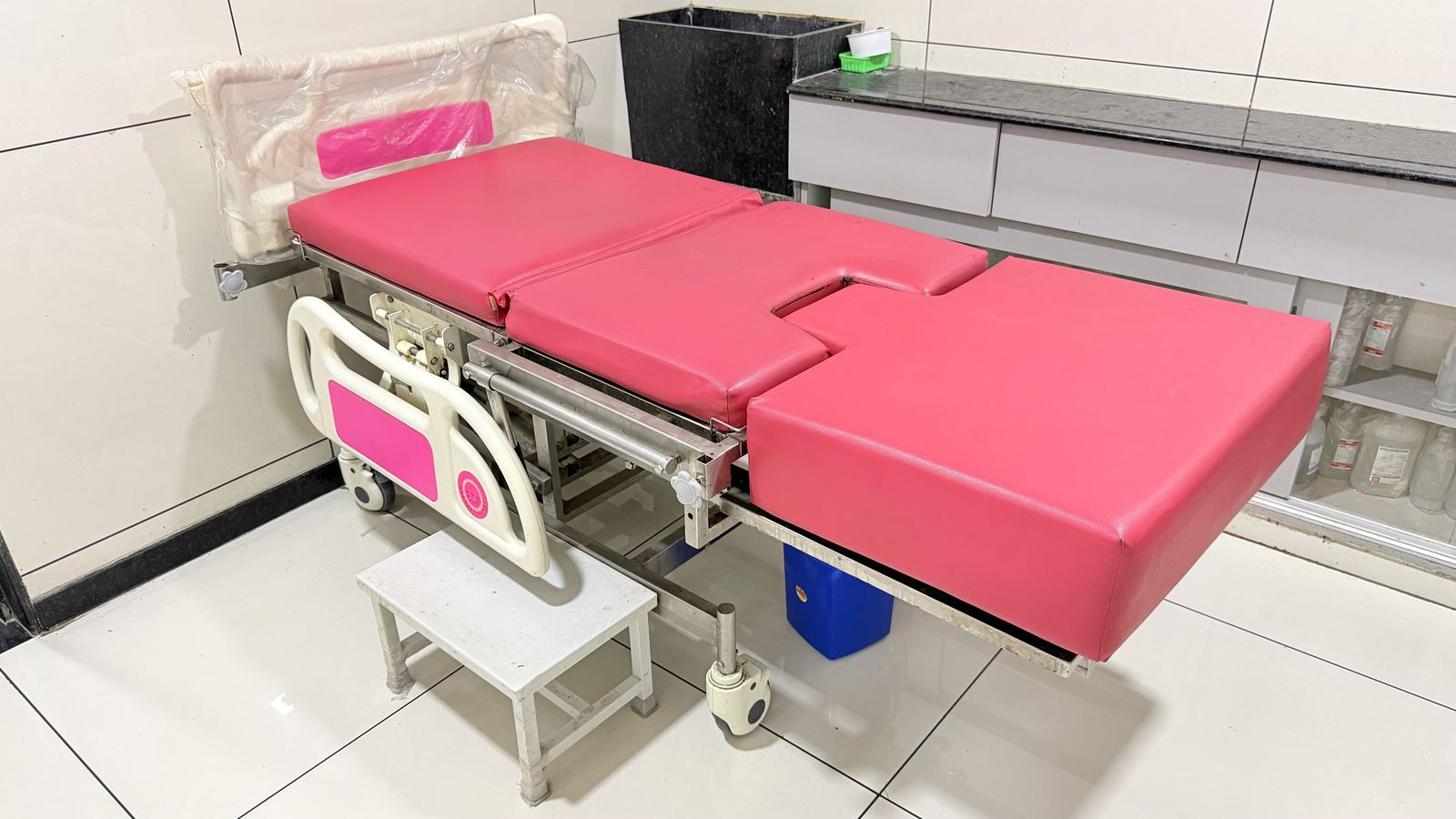 Inside Kriyansh Women's Hospital — Normal delivery birth suite